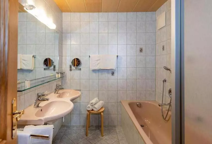Huoneisto 2 Makuuhuonetta, Gästehaus Herrmann