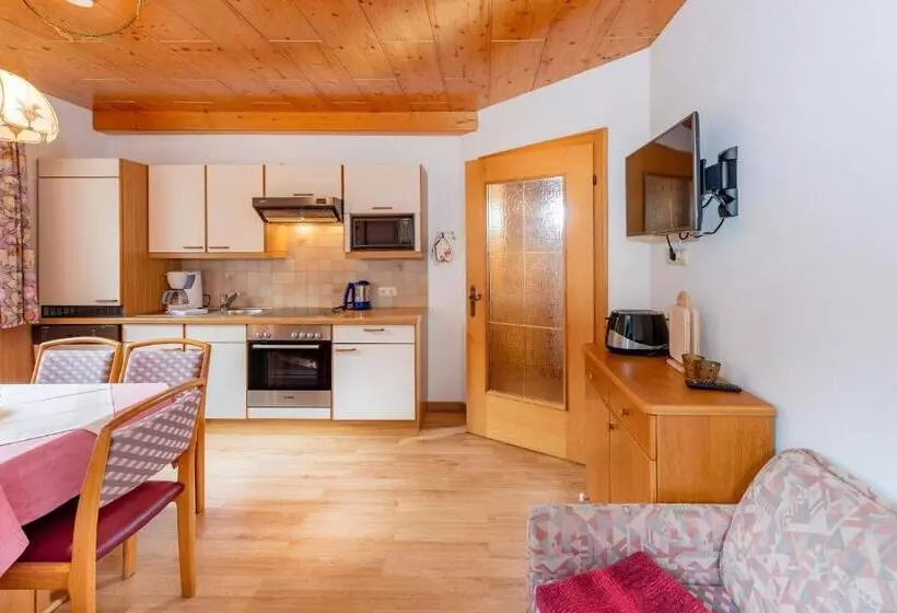 Huoneisto 2 Makuuhuonetta, Gästehaus Herrmann