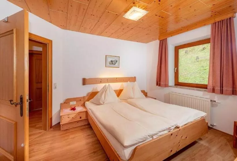 Huoneisto 2 Makuuhuonetta, Gästehaus Herrmann