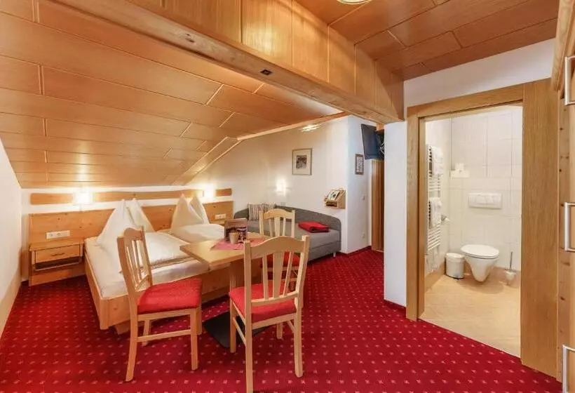 Standard Kolmen Hengen Huone Parveke, Gästehaus Herrmann