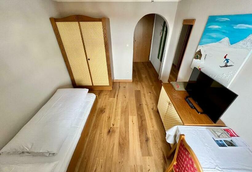 スタンダードシングルルーム, Haus Schrofenstein