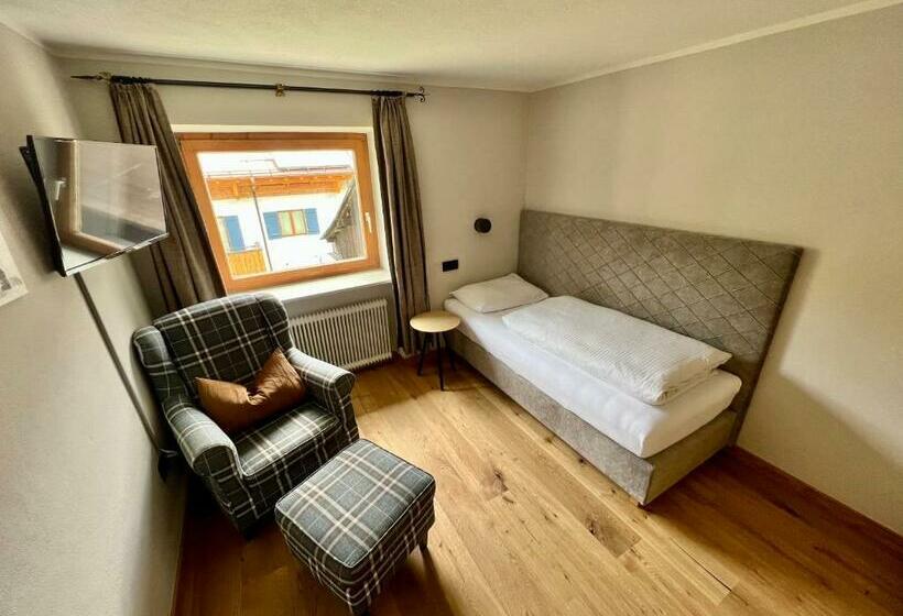 スタンダードシングルルーム, Haus Schrofenstein