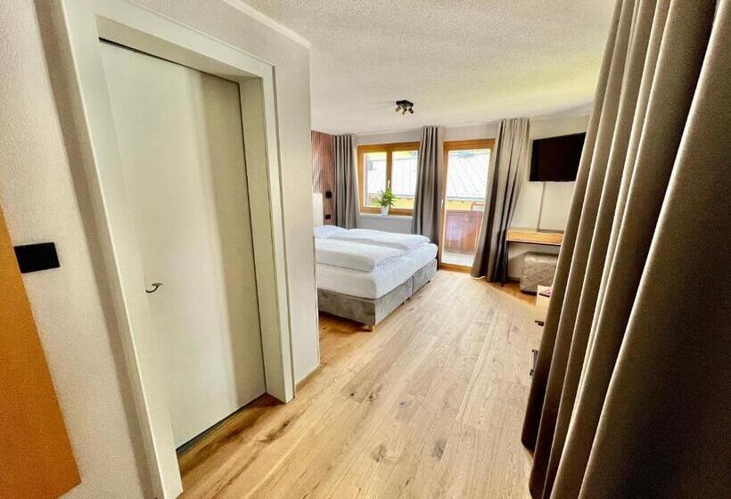 スタンダードルーム, Haus Schrofenstein