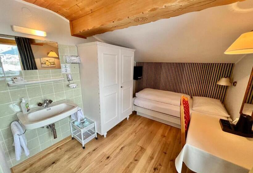 バスルーム共有のシングルスタンダード, Haus Schrofenstein