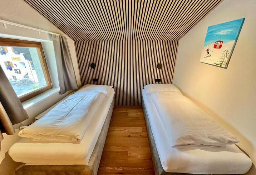 コンフォートトリプルルーム, Haus Schrofenstein