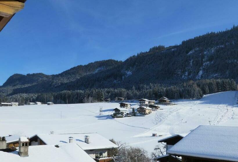 Номер Superior, Neuwirt