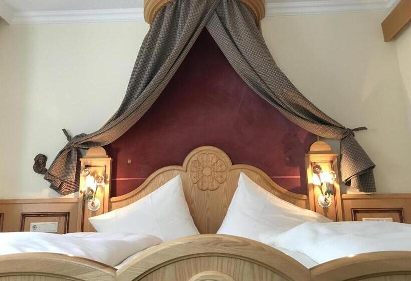 주니어 스위트 발코니, Neuwirt