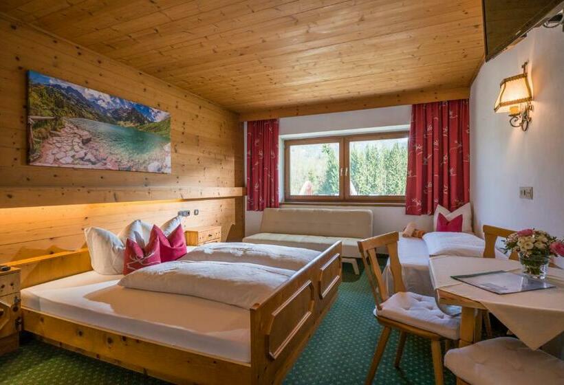 Семейный Номер, Pension Hüttwirt
