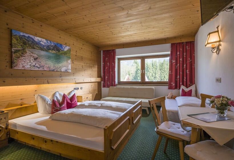 Семейный Номер, Pension Hüttwirt