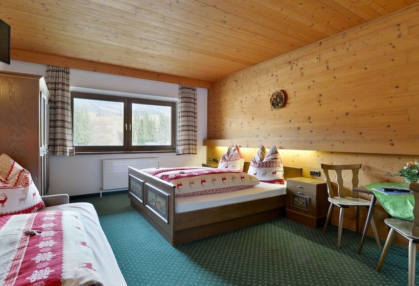 Семейный Номер, Pension Hüttwirt