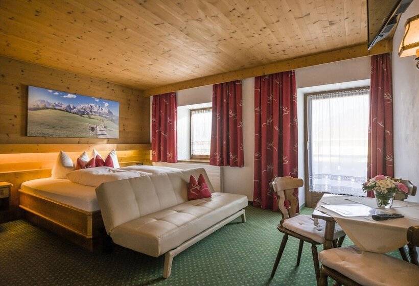 Семейный Номер, Pension Hüttwirt