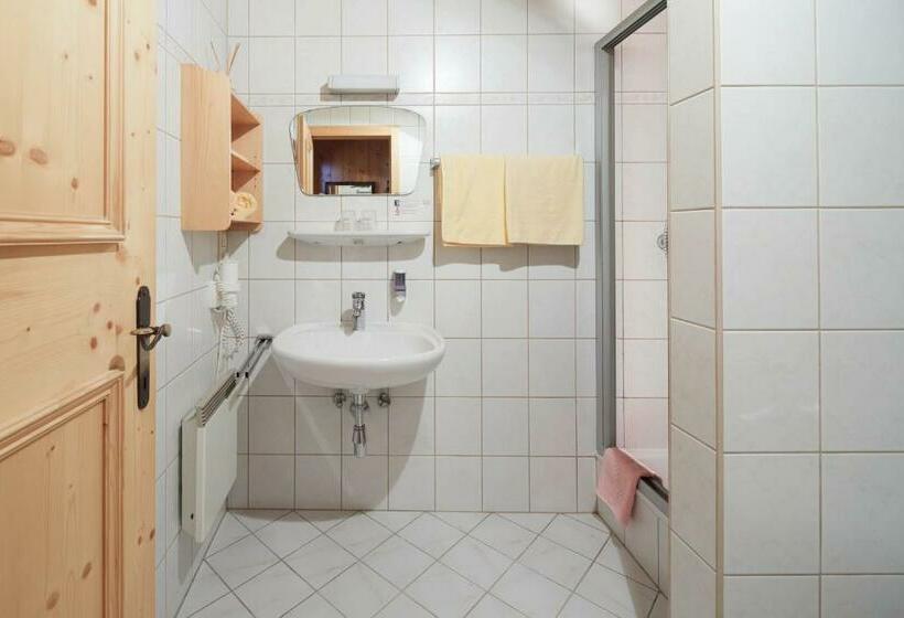 Номер Стандарт, Pension Oberbräu