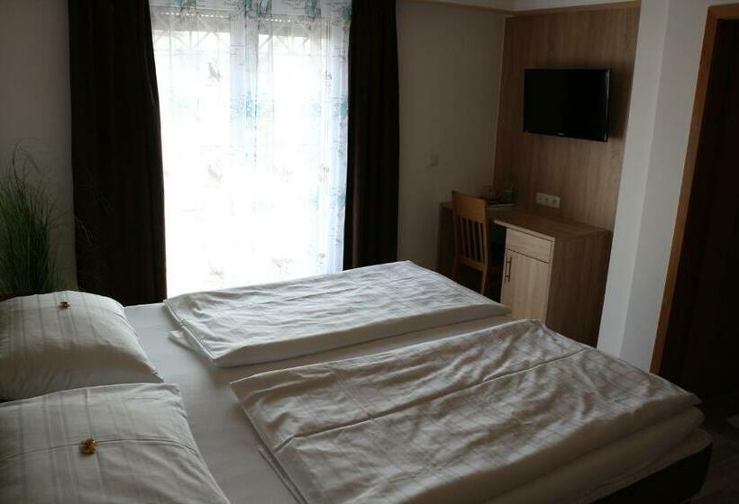 اتاق استاندارد یک نفره, Pension Wachau