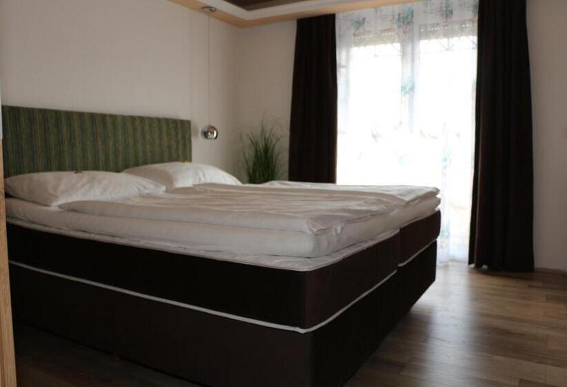 اتاق استاندارد یک نفره, Pension Wachau