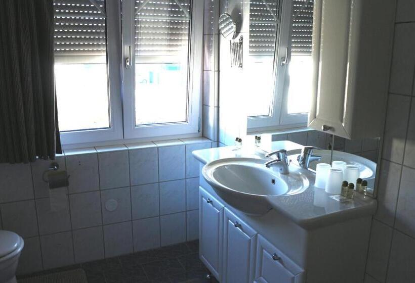 آپارتمان 2 خوابه با بالکن, Pension Wachau