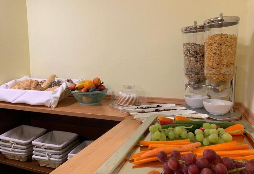 شقة غرفتين, Residenz Royal