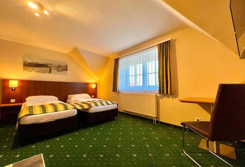 Huoneisto 2 Makuuhuonetta, Residenz Royal