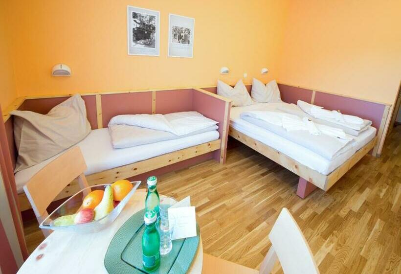 Номер Стандарт Трехместный, Jufa Hotel Planneralm
