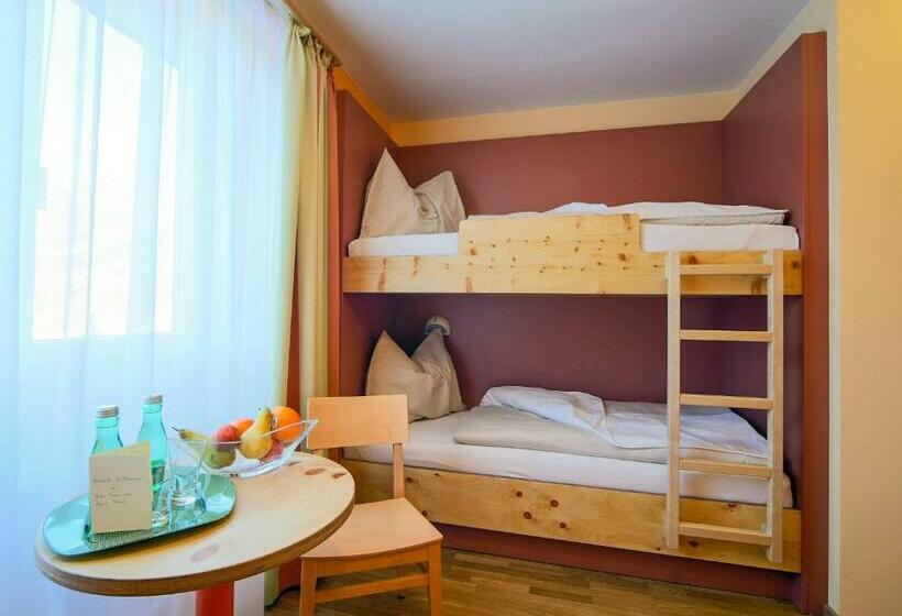 חדר סטנדרטי לחמישה אנשים, Jufa Hotel Planneralm