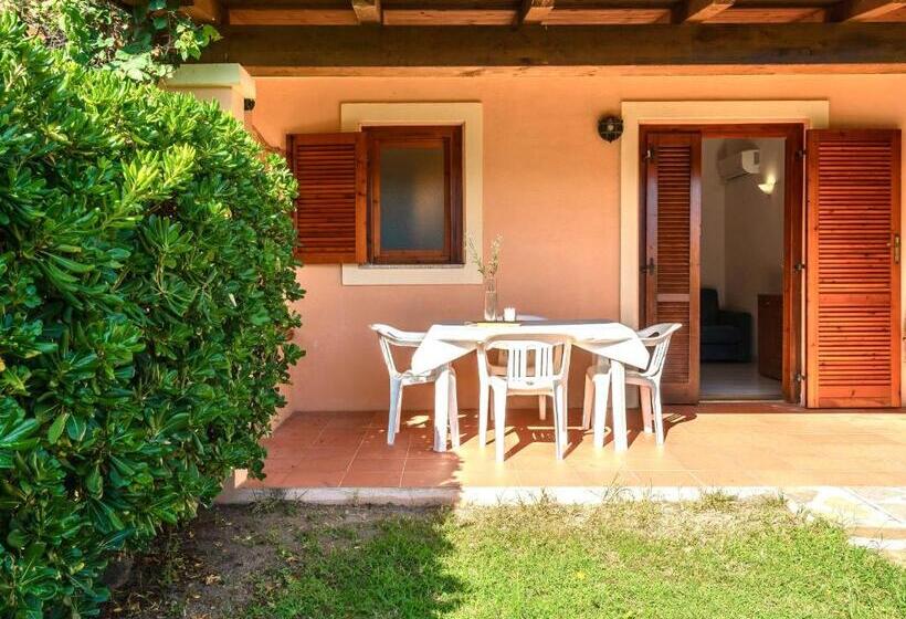 آپارتمان 2 خوابه, Apartments With Air Conditioning And Private Outdoor Area In The Center Of San Teodoro