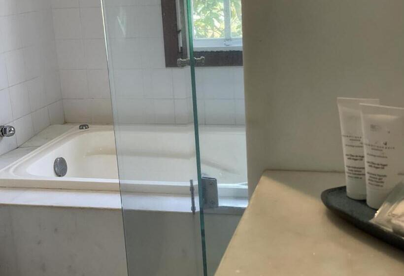 סוויטה עם ג'קוזי, Cadaporto Guest House