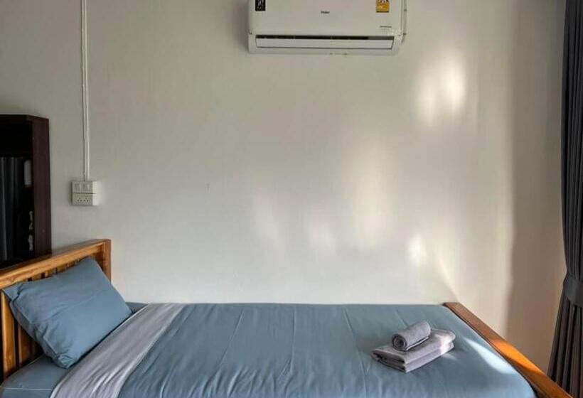 Quarto Triplo Estandar com Sacada, สว้าฮิลล์ น่าน สะปัน   Sawa Hills