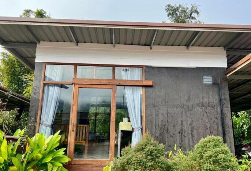 Quarto Triplo Estandar com Sacada, สว้าฮิลล์ น่าน สะปัน   Sawa Hills