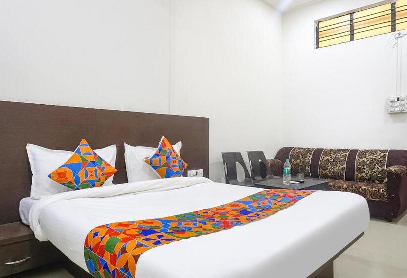 Номер Deluxe, Fabhotel Om Sai   Nr Nashik Railway Station