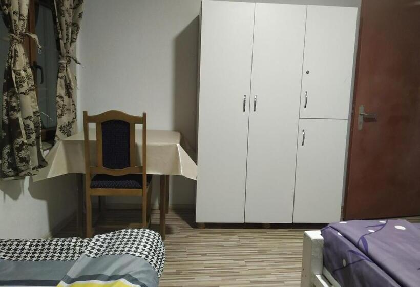 Семейный Номер Вид на Горы, Hostel Ora
