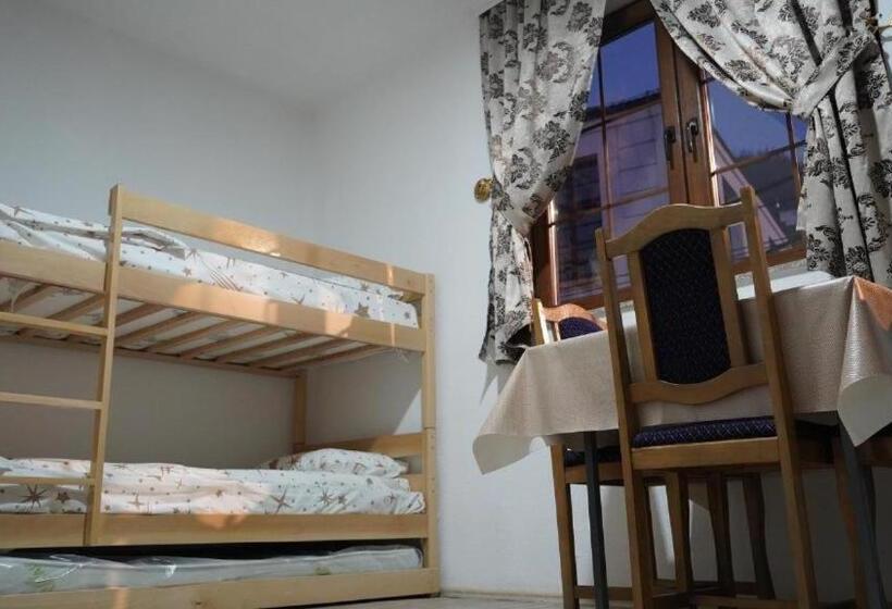 تختخواب در اتاق مشترک, Hostel Ora