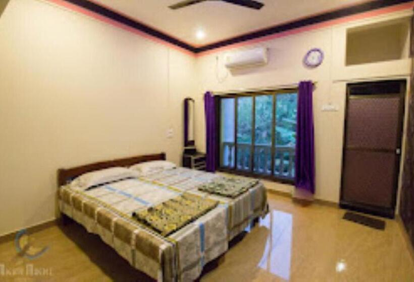 Quarto Deluxe, Aaichchha Nyahari Niwas Malvan