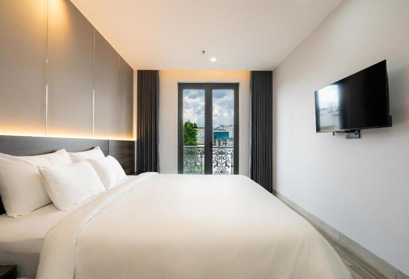 اتاق سوپریور با تخت بزرگ, Cát Anh