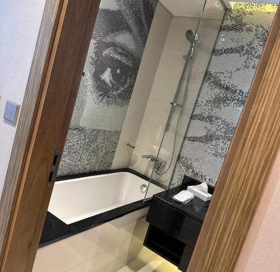 标准工作室, Damac Towers