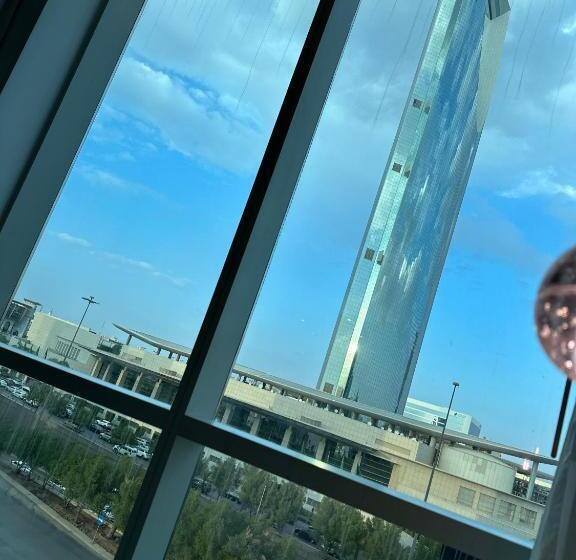 استودیوی استاندارد, Damac Towers