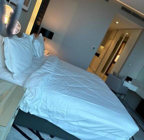 标准工作室, Damac Towers