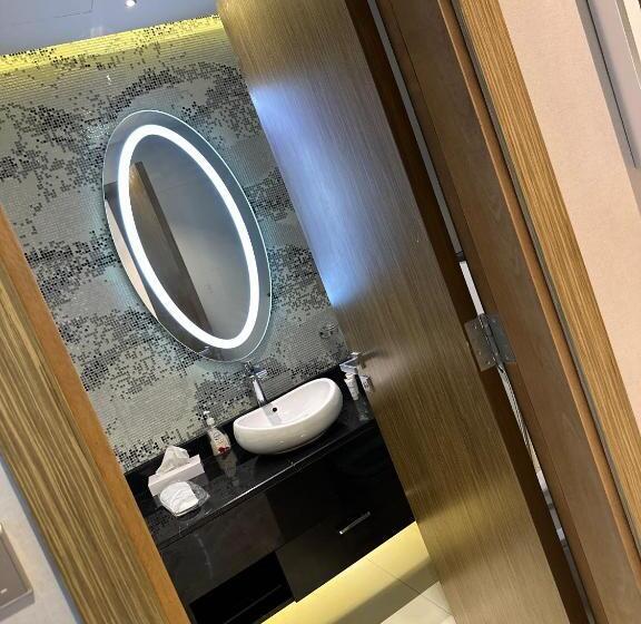 标准工作室, Damac Towers