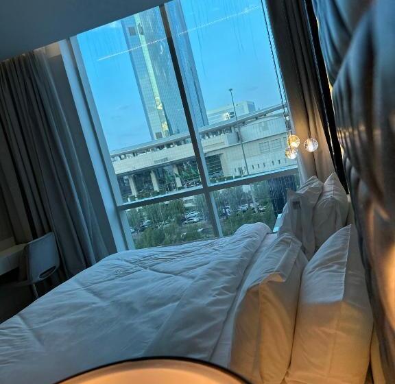 标准工作室, Damac Towers