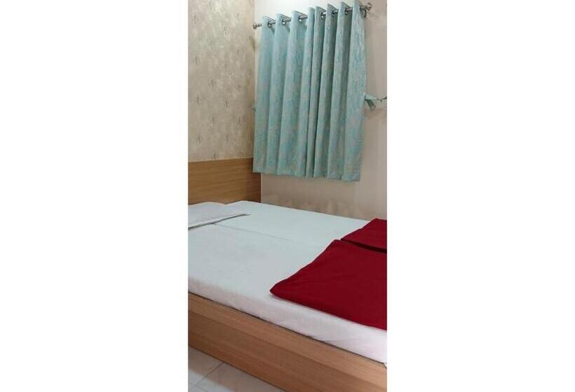 Номер Deluxe, Geeta Lodge, Solapur