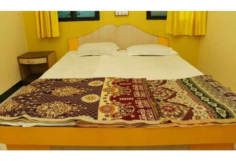 デラックスルーム, Geeta Lodge, Solapur