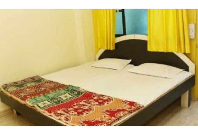 חדר דלוקס, Geeta Lodge, Solapur