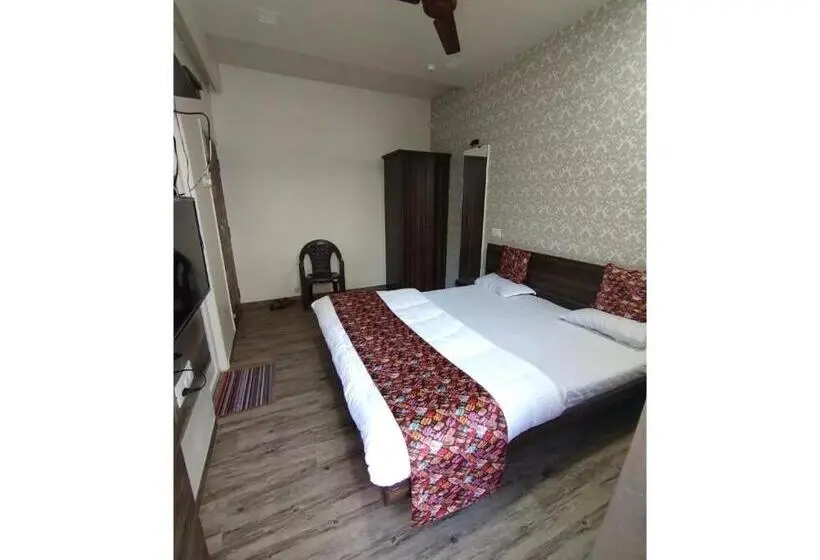 デラックスルーム, Geeta Lodge, Solapur