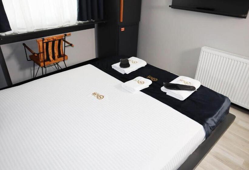 חדר אקונומי, Grand Onur