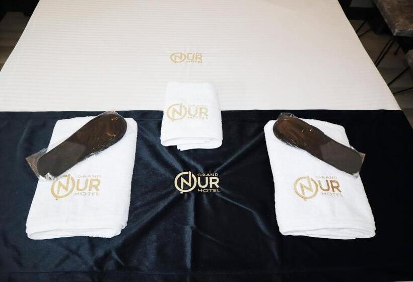 סוויטה דלוקס, Grand Onur