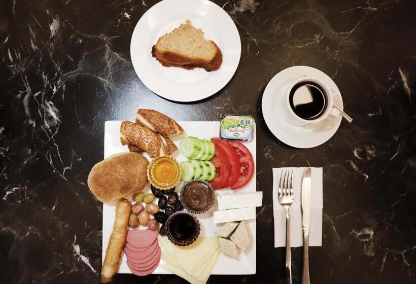 חדר משפחתי, Grand Onur