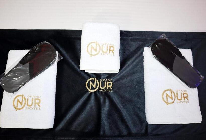 חדר משפחתי, Grand Onur