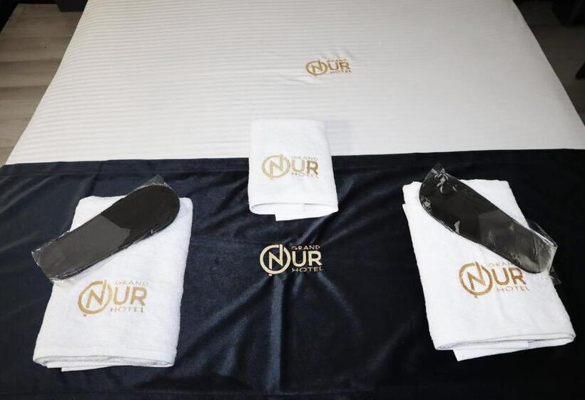 חדר משפחתי, Grand Onur