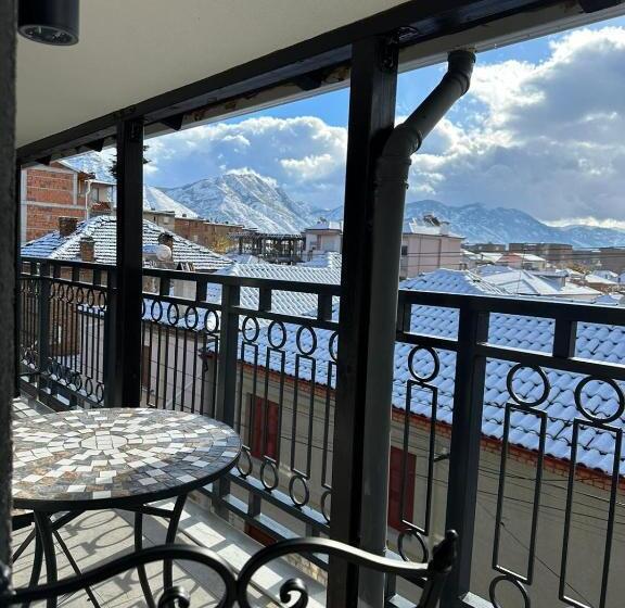 סוויטה אקזקיוטיב, Vila Lordev