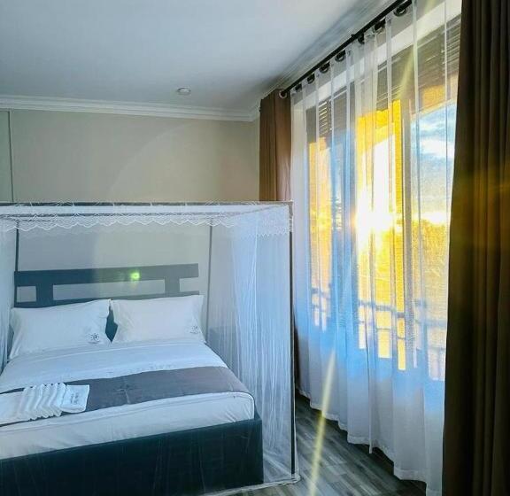 اتاق لوکس, Kacoke Madit Hotel And Cultural Centre, Gulu