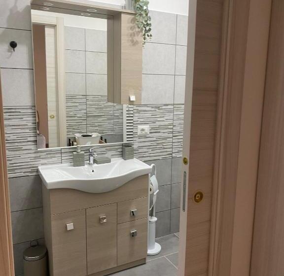 חדר סטנדרט, Guerrino’s House