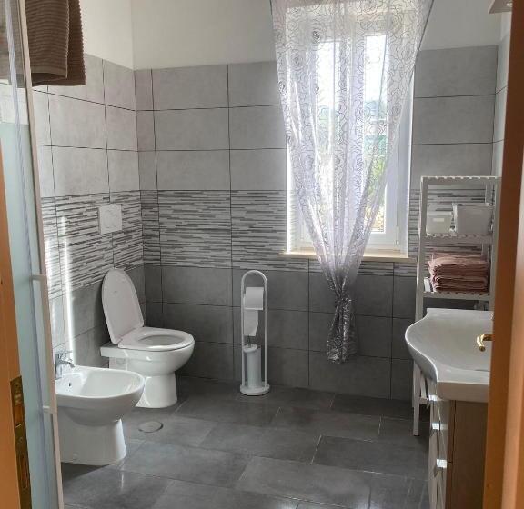 חדר סטנדרט, Guerrino’s House